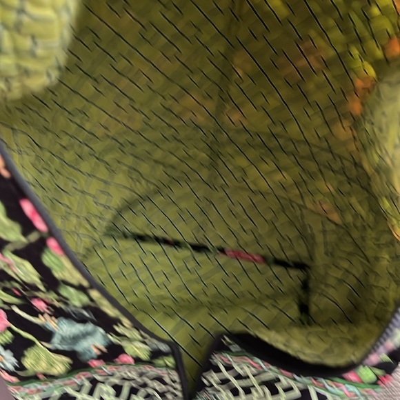 Vera Bradley two strap duffle bag , approx 24” x 12” , green pink - Picture 12 of 13